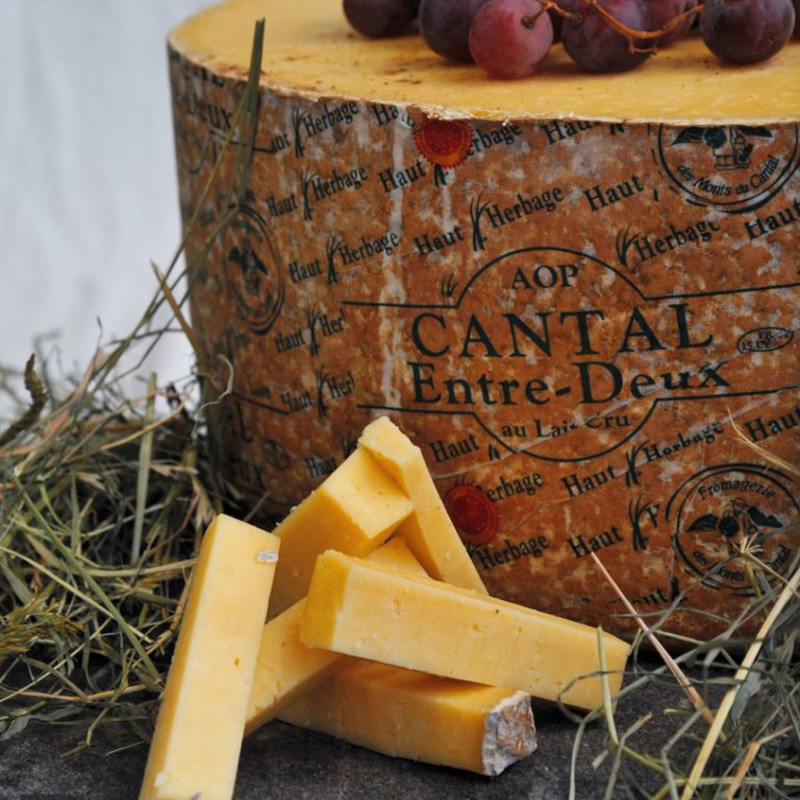 Cantal entre-deux au lait cru AOP Haut Herbage ±1,2kg