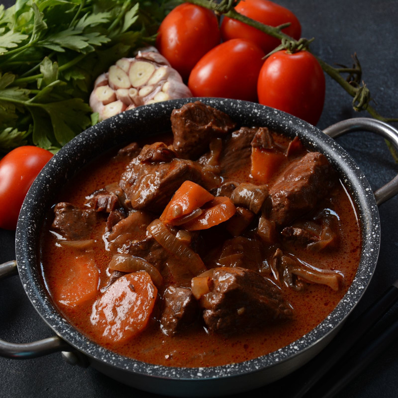 Beef chuck cooked vacuum packed ±2kg