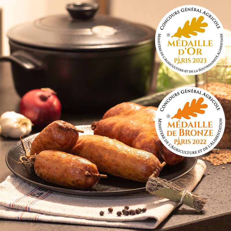 Uncooked genuine Morteau sausage PGI french pork in natural gut atm.packed 5x±400g