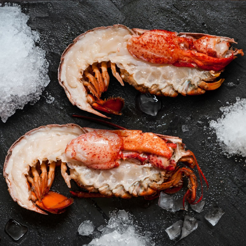 ❆ Blanched wild Canadian lobster 1/2 with shelled claws x50 ±9.5kg