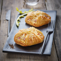 Ham and cheese puff pastry 12x100g