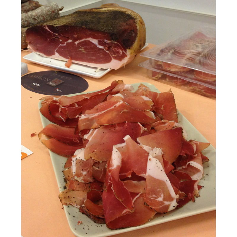 Boneless peppered dry-cured ham LPF from Corse vacuum packed ±5kg